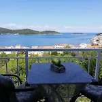 Pecarevic - A With A Stunning View * 维斯